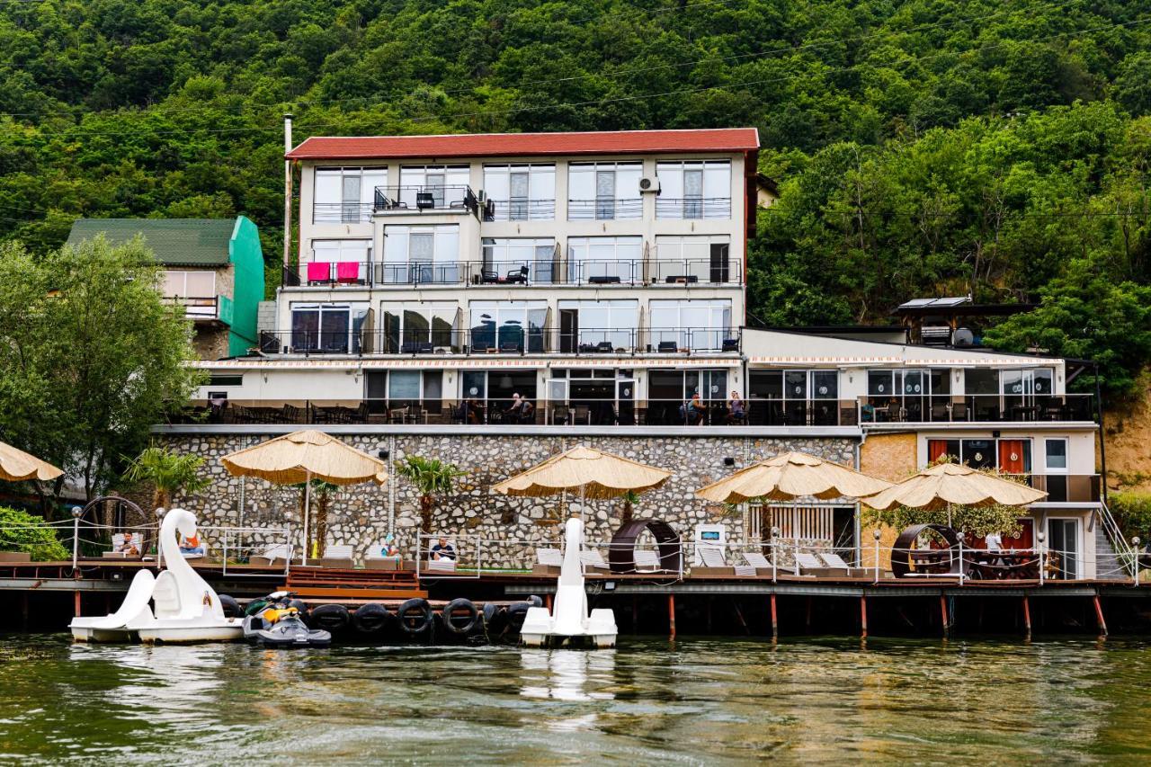 Pensiunea Decebal Resort - Cazanele Dunarii Dubova Exterior foto
