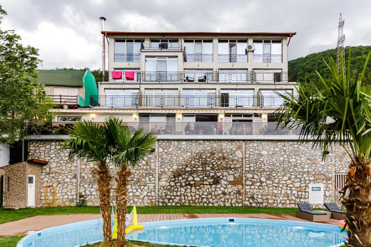Pensiunea Decebal Resort - Cazanele Dunarii Dubova Exterior foto